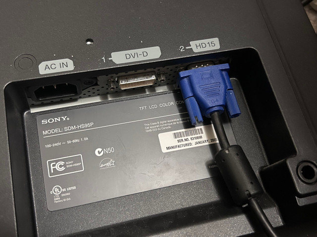 Sony 2005 square LCD monitor - photo 2