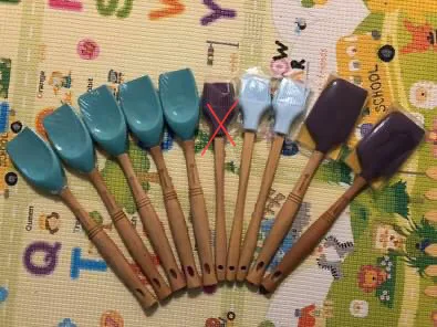 Le Creuset spatula utensil (cassis, coolmint, light blue) thumbnail