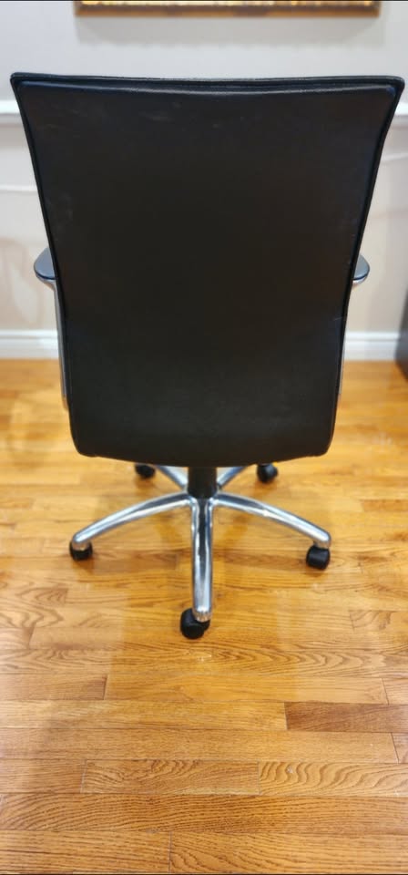 Office Chairs - Real Leather, Steel arms and legs. - photo 3