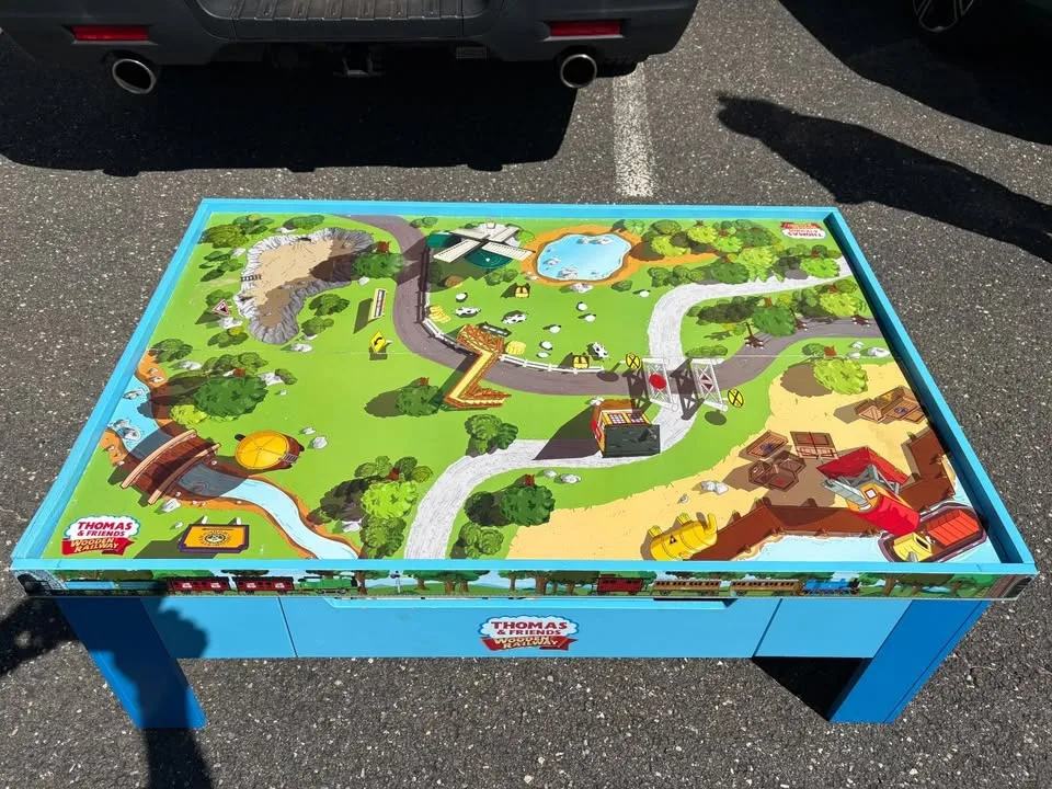 Thomas Train Playtable w/110+ Accessories image indicator(3)