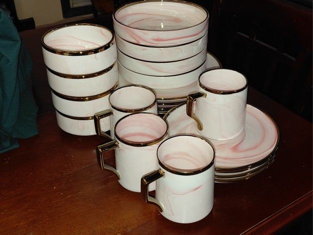 Artisan Marbled Fine China Dinnerware Set, Gold-Rim - photo 3