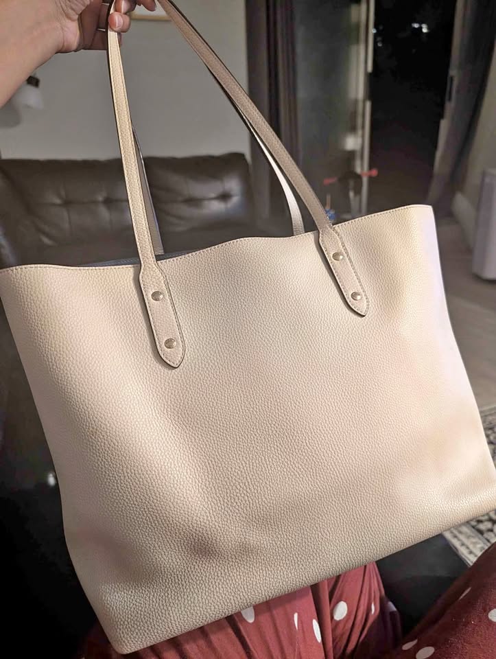 White coach Mollie tote bag#new # clean # no zip # no stains