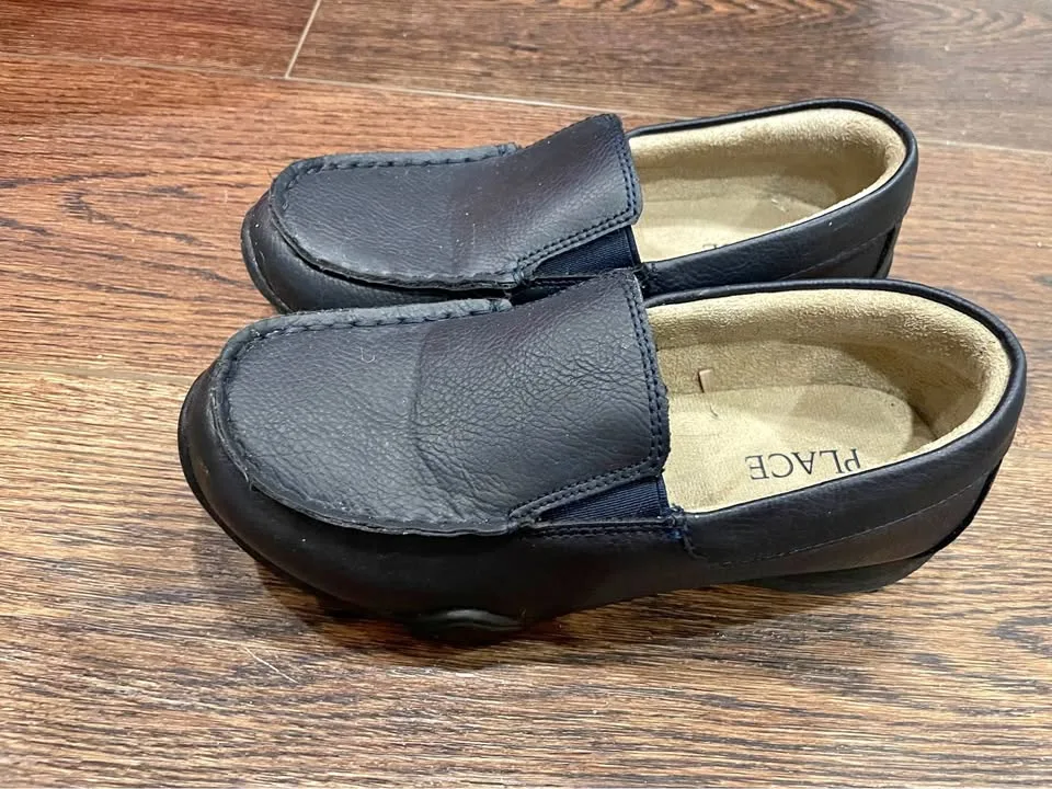 Kids Size 2 Loafers thumbnail