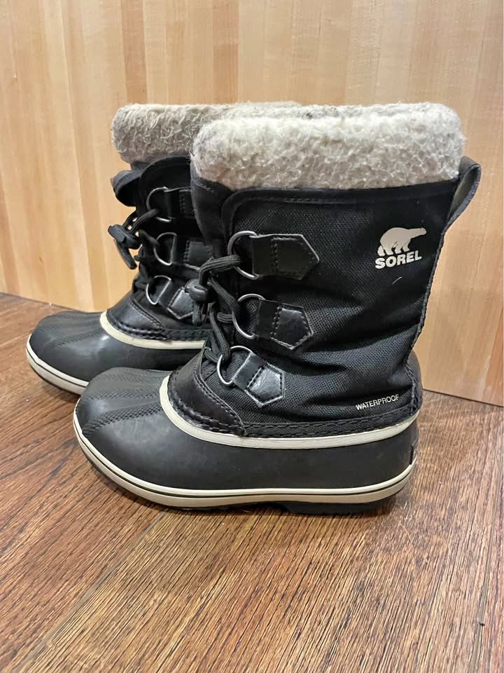 Kids Size 1 Boots and Shoes