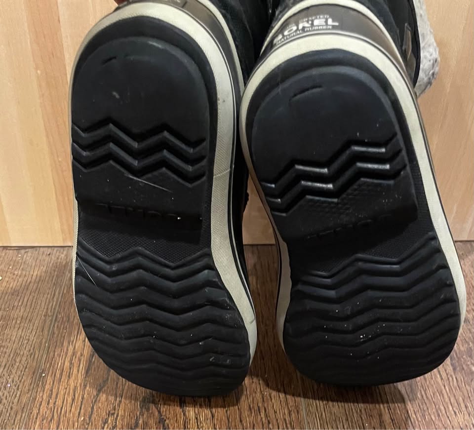 Kids Size 1 Boots and Shoes - photo 3