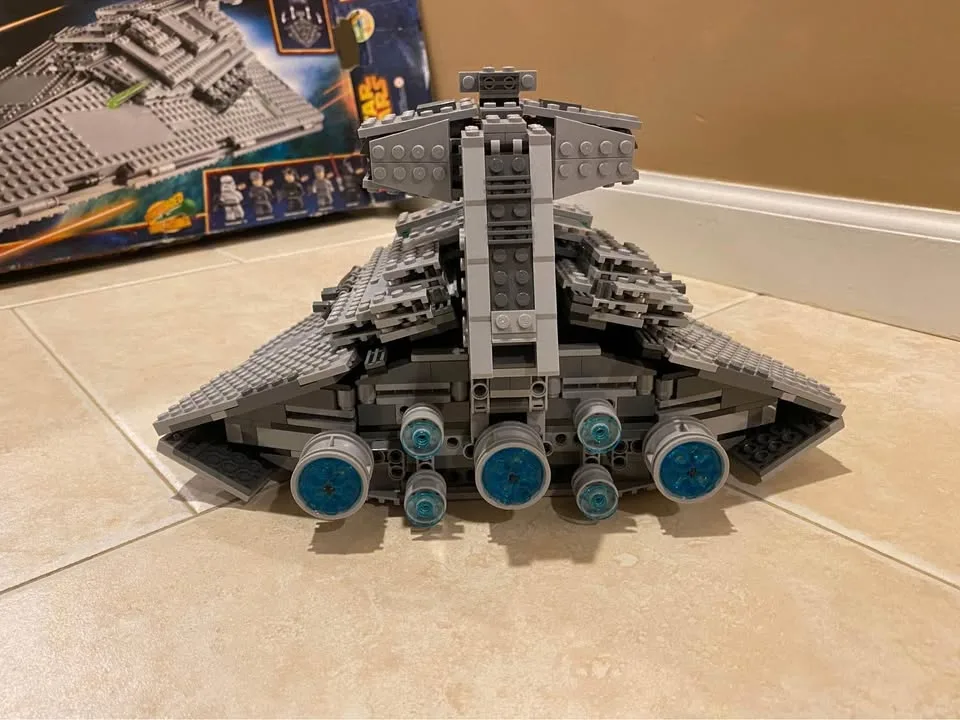 Star Wars Lego Imperial Star Destroyer 75055 image indicator(4)