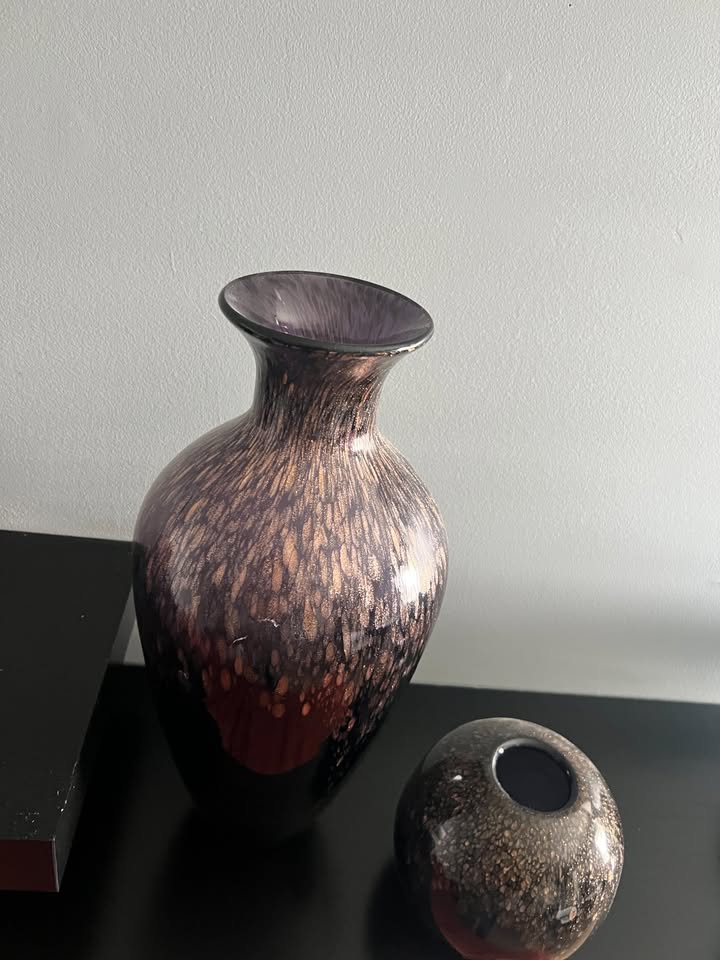 Two Matching Glass Decor Vases - photo 2