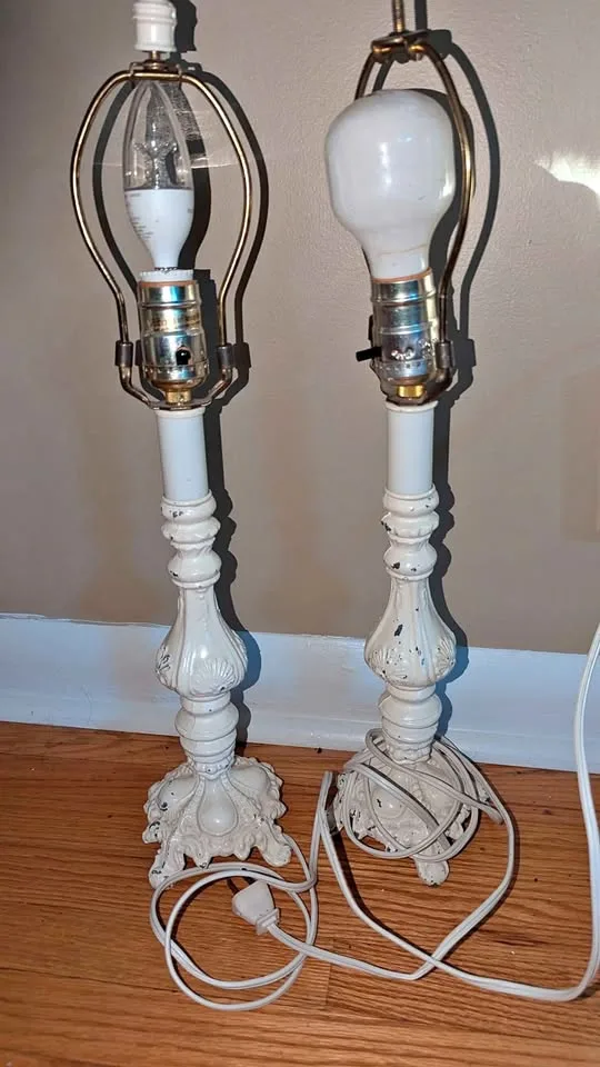 Pair of lamps thumbnail