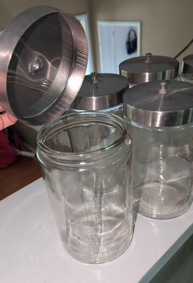 5 Large glass Storage jars w/lid - photo 2