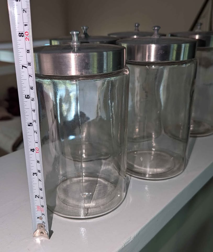 5 Large glass Storage jars w/lid - photo 3