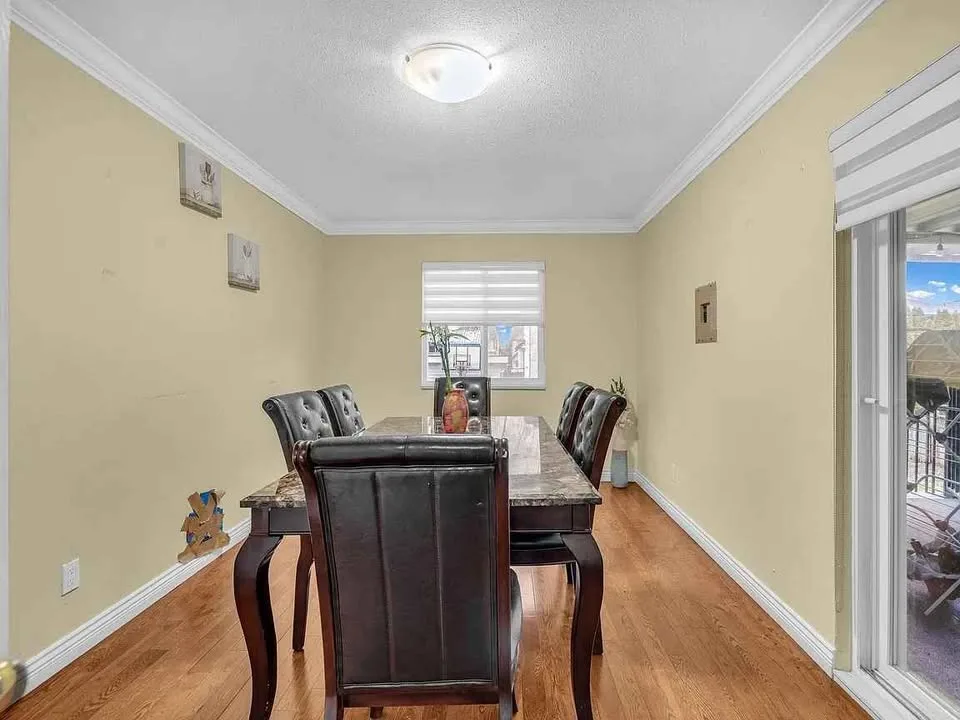 4 Beds 2 Baths - House image indicator(8)