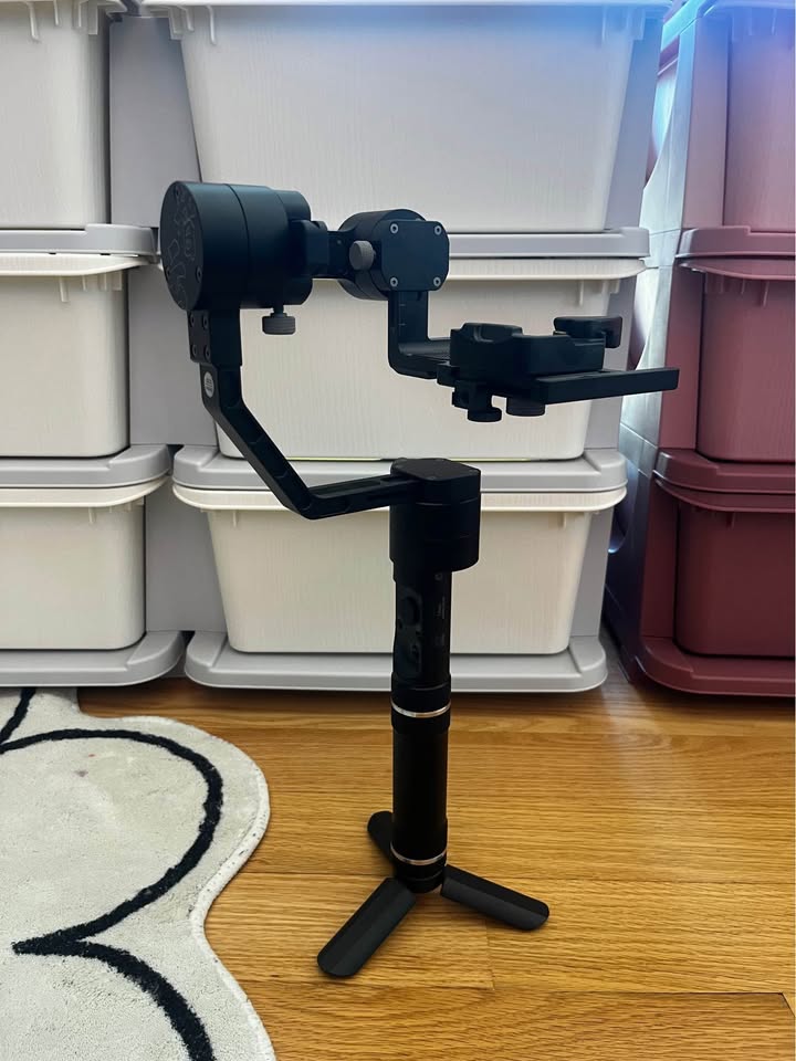 Zhiyun Crane V1 3-Axis Handheld Gimbal Stabilizer - photo 2