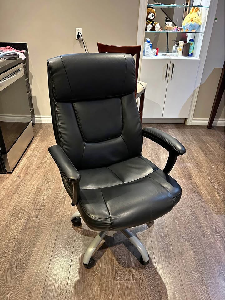 Hometrends Office Chair - Memory Foam Seat - $40