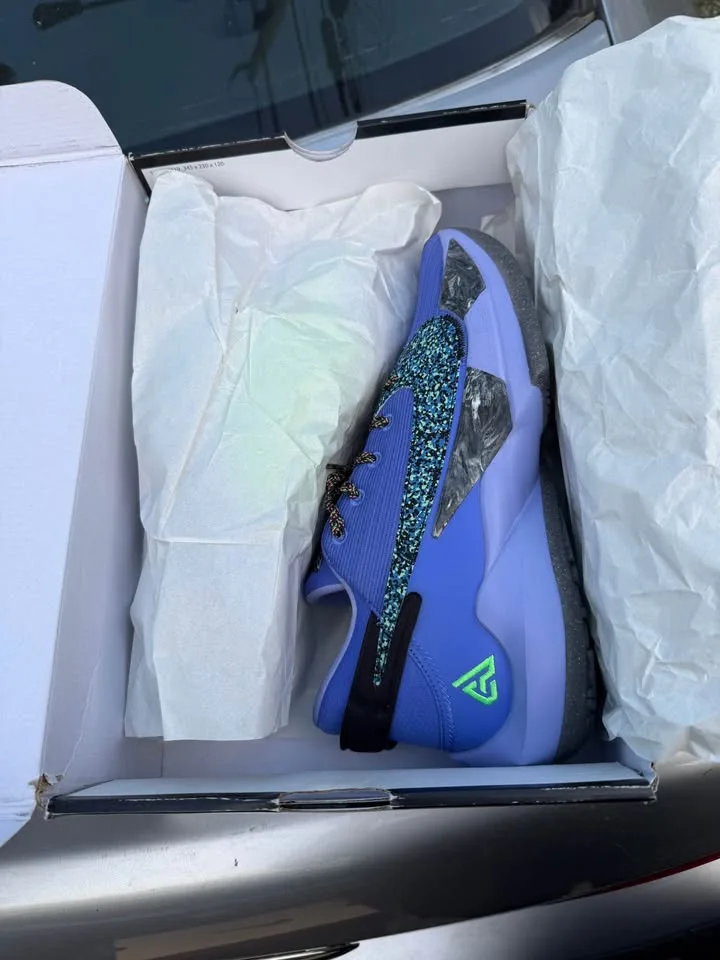 Random Kicks (Sizes in Pictures) image indicator(6)