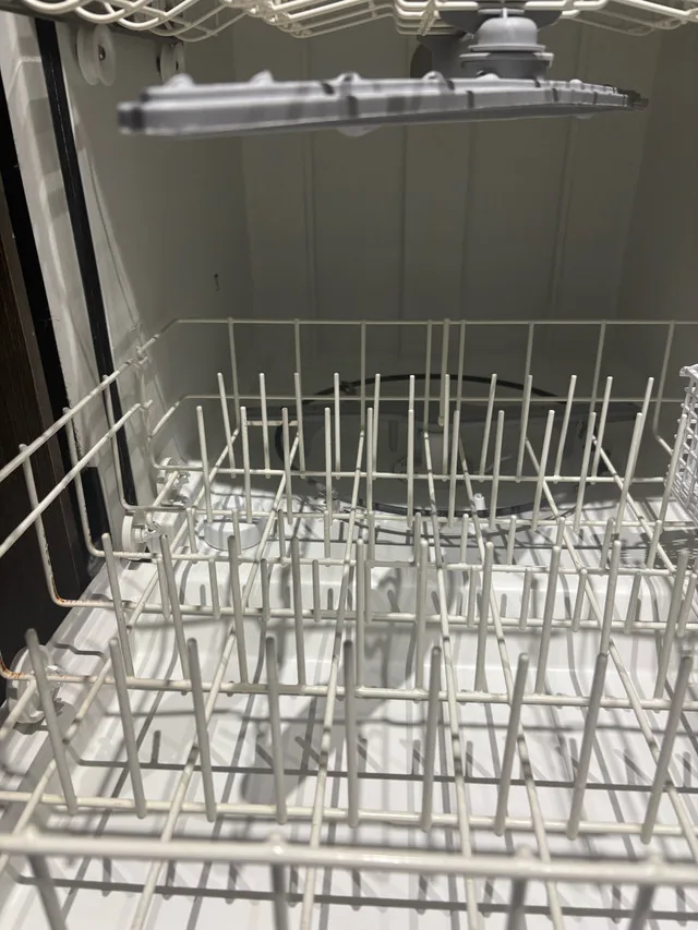 Frigidaire 24” dishwasher works fine image indicator(7)