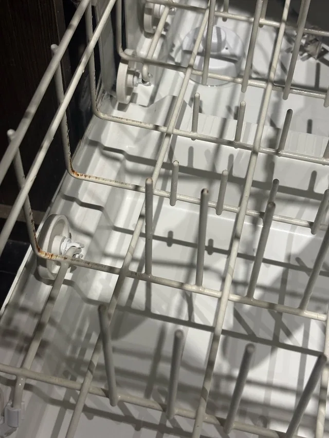 Frigidaire 24” dishwasher works fine image indicator(8)