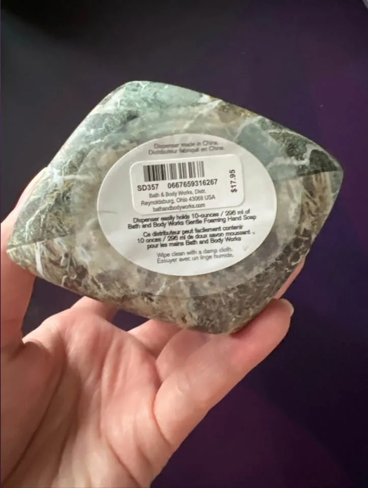 Bath & Body Works Refillable Soap Dispenser image indicator(5)