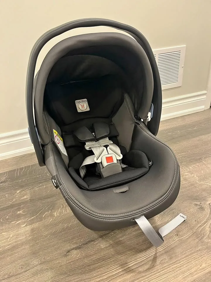 Peg Perego Primo Viaggio With Base (Expires Sept 2027) thumbnail