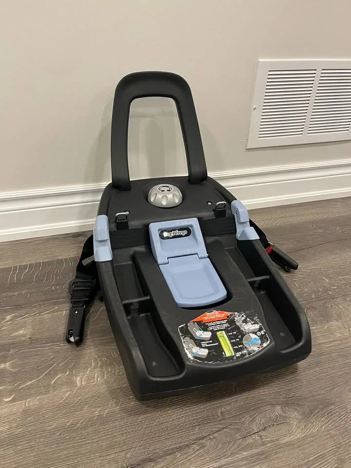 Peg Perego Primo Viaggio With Base (Expires Sept 2027) image indicator(2)