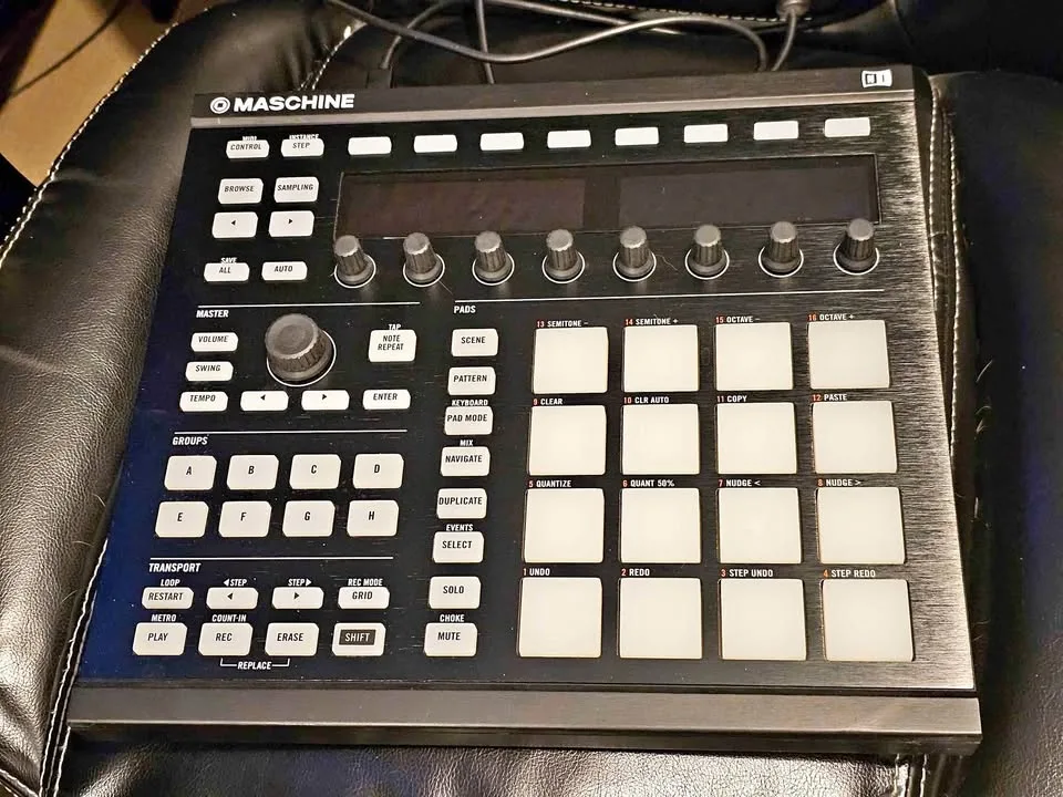 Native Instruments Maschine MK2 Black thumbnail