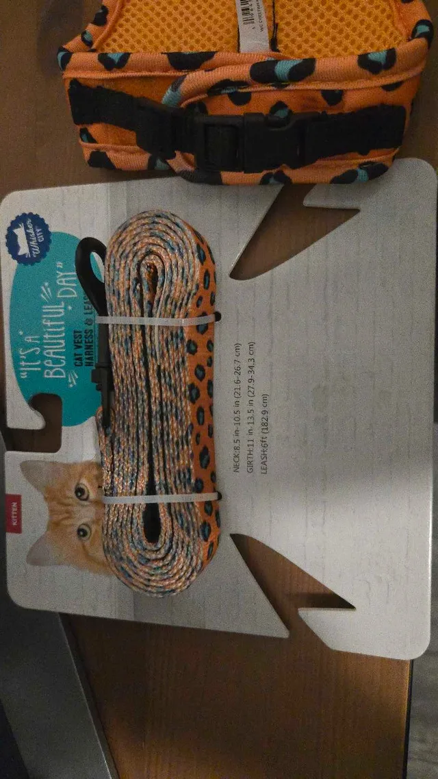 Whisker City Cat Vest Harness & Leash - Size Kitten image indicator(4)