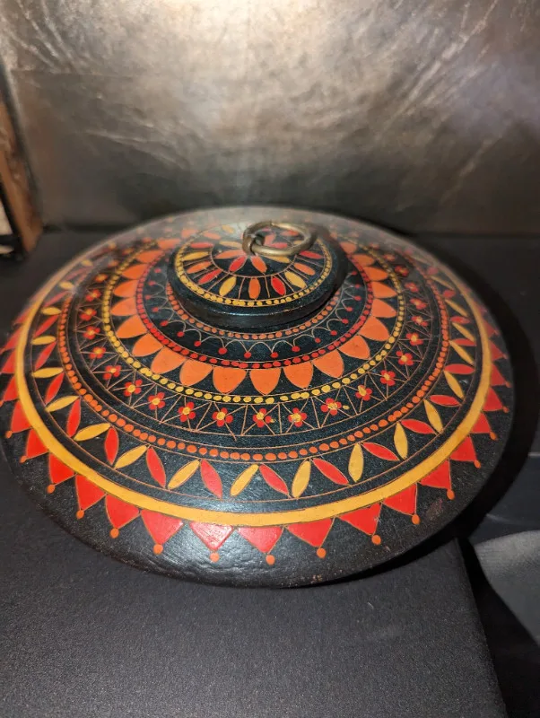 Vintage Indian hand carved wooden bowl - 1974 image indicator(2)