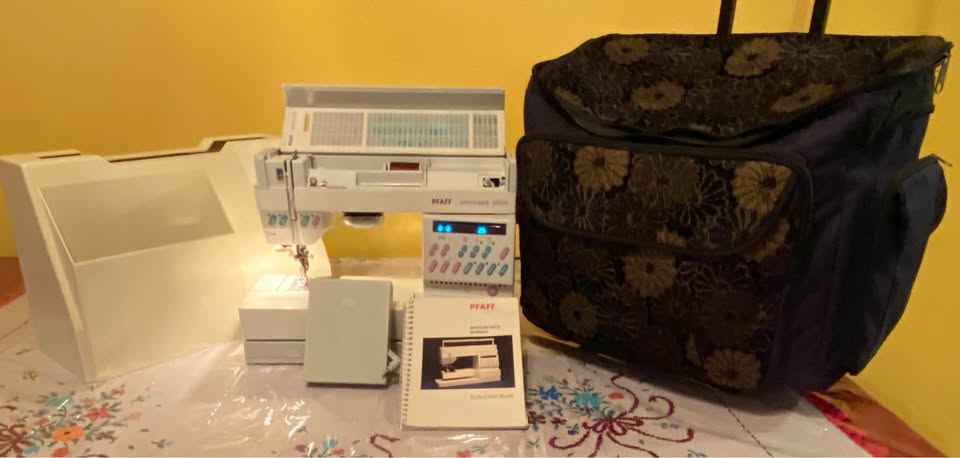 Pfaff Sewing Machine 1472 Anniversary Edition - photo 2