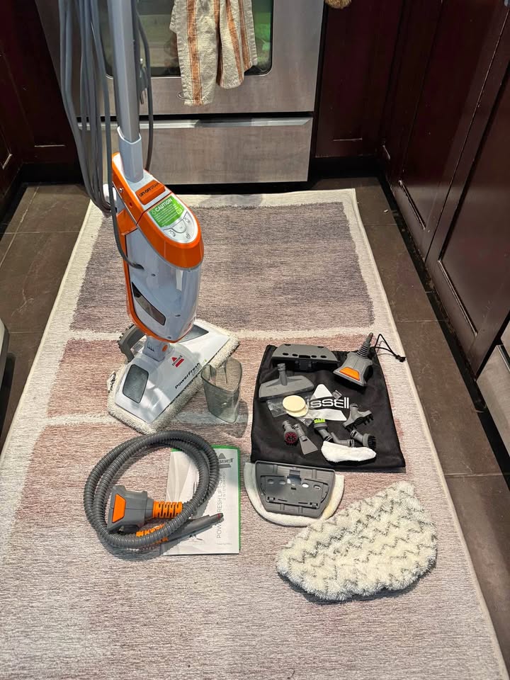Bissell Powerfresh Lift-off Pet Steam 2 in 1 Mop plus extras