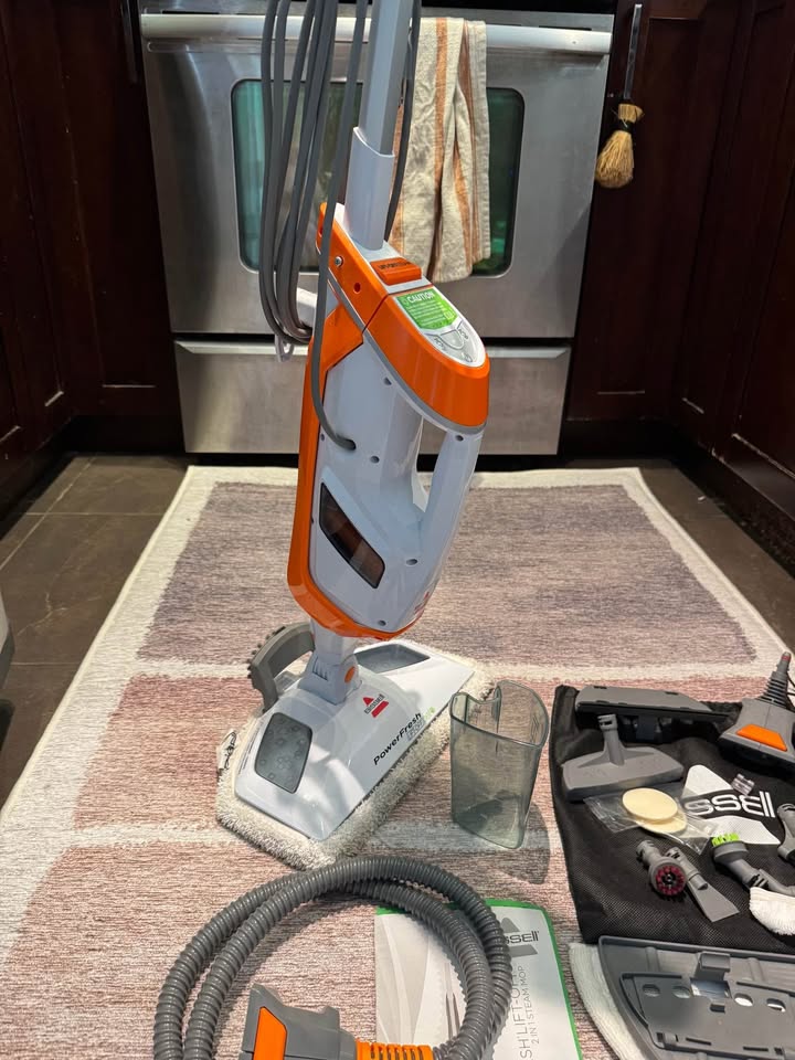 Bissell Powerfresh Lift-off Pet Steam 2 in 1 Mop plus extras - photo 2