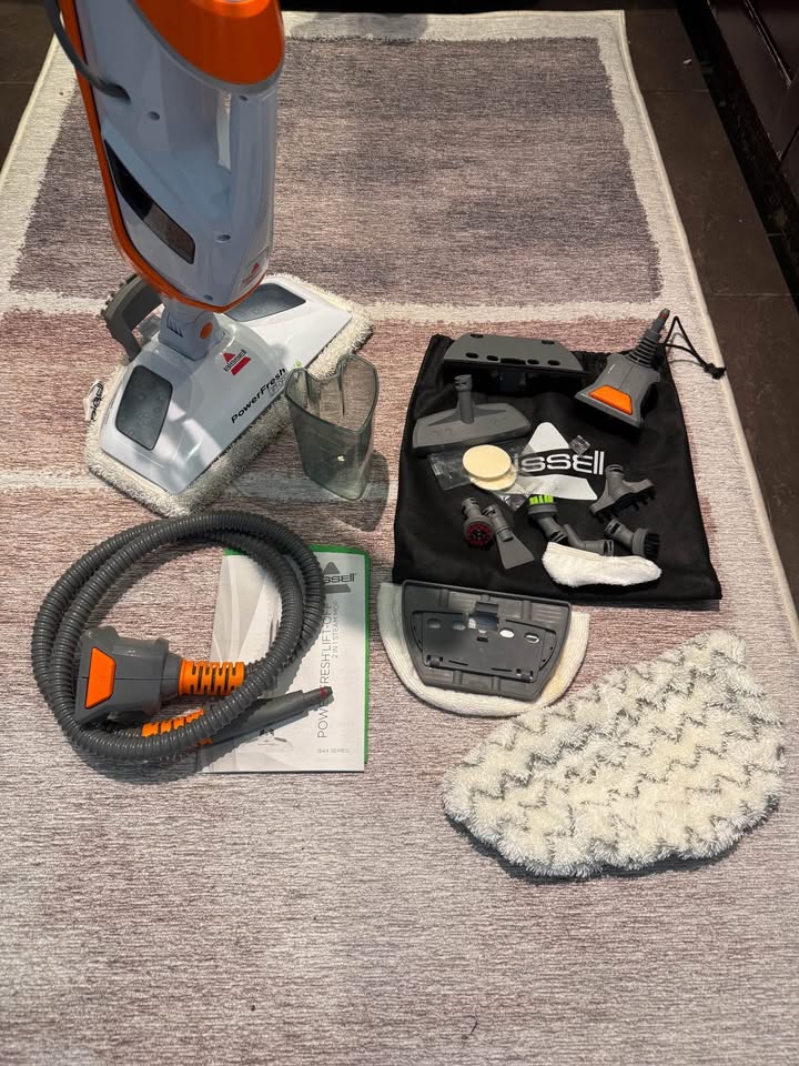 Bissell Powerfresh Lift-off Pet Steam 2 in 1 Mop plus extras - photo 3