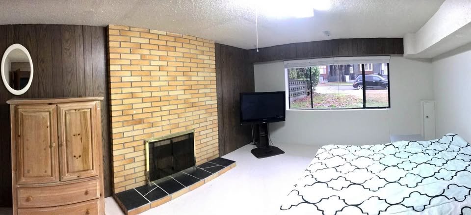 Private Room Near Marine Drive - Available Nov 1! - photo 3