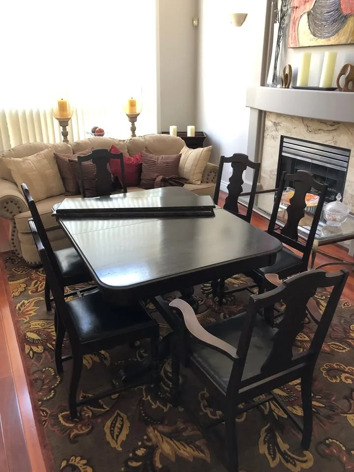 Dinning table and 6 chairs image indicator(2)