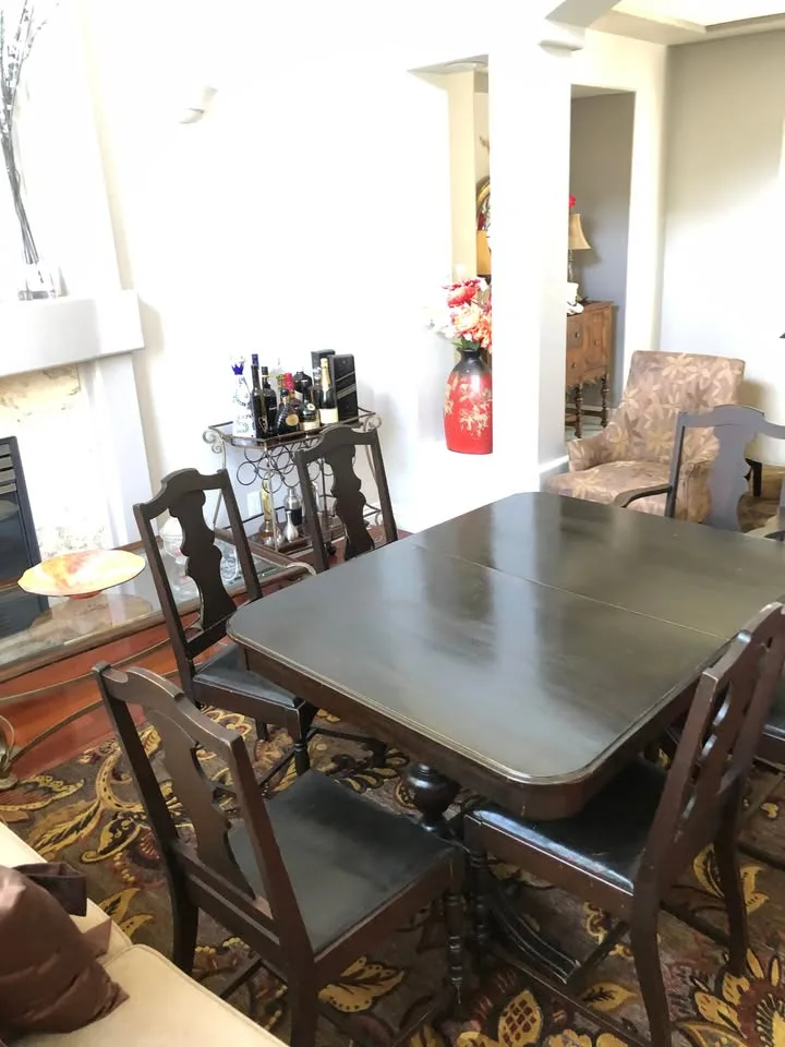 Dinning table and 6 chairs image indicator(4)