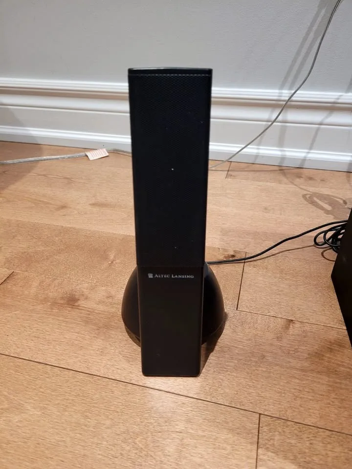 Altec Lansing Speakers and Subwoofer 🥕VS4121🥕 image indicator(2)