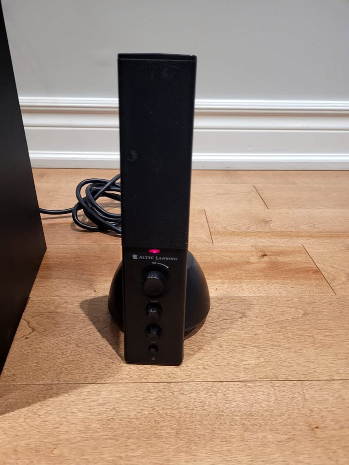 Altec Lansing Speakers and Subwoofer 🥕VS4121🥕 - photo 3