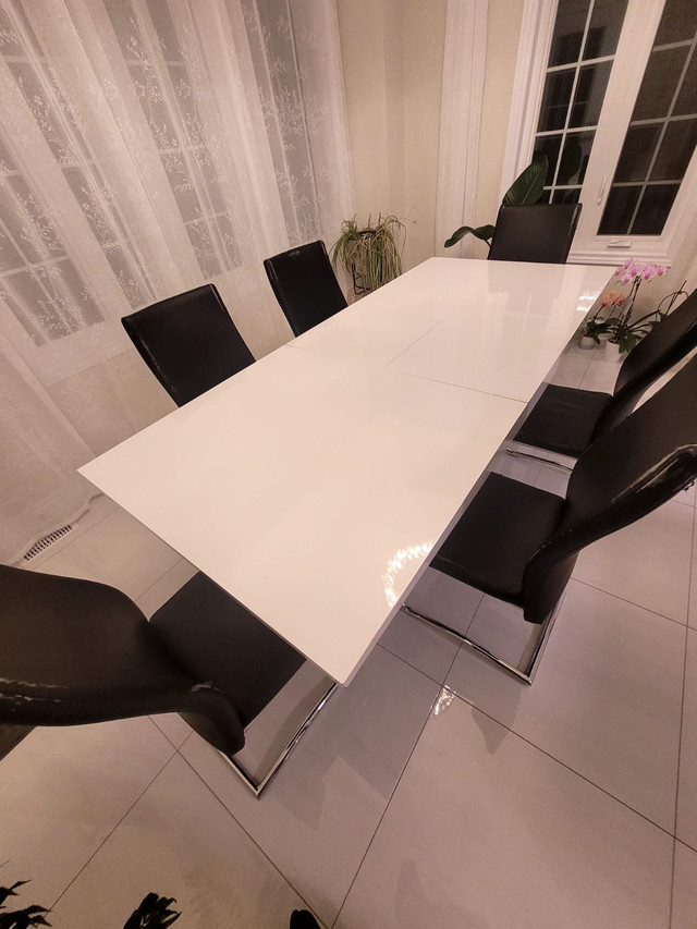 7pc White dining set with extendable table 🥕