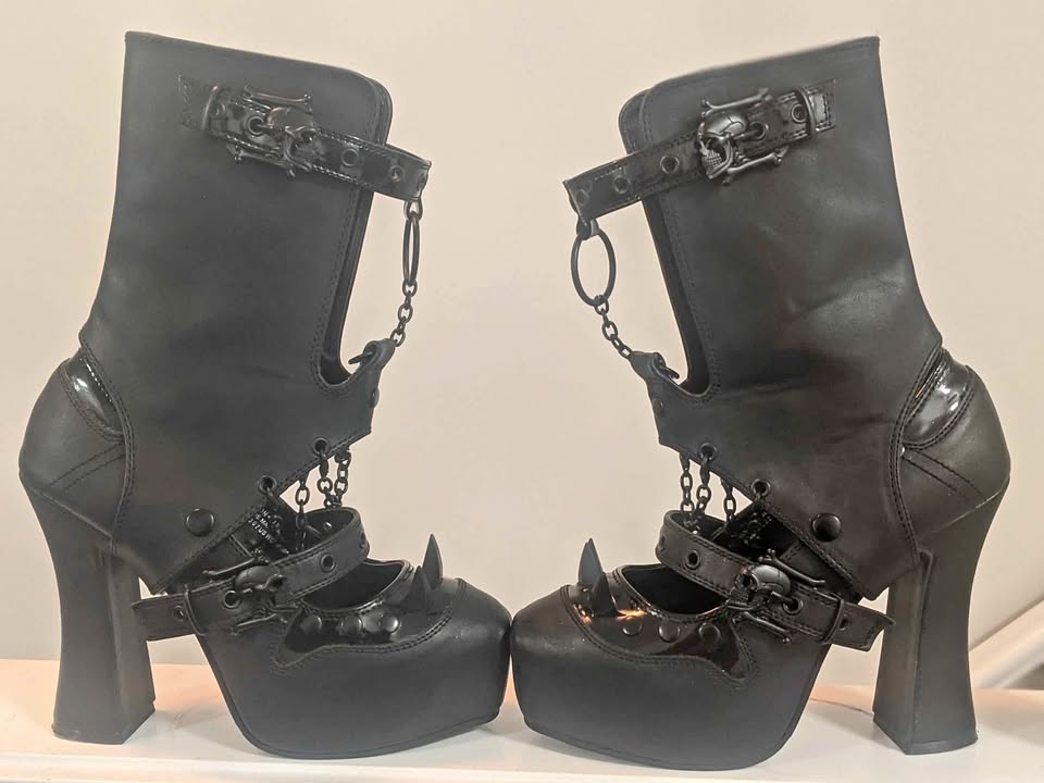 Demonia DEMON-13 size 9 pumps