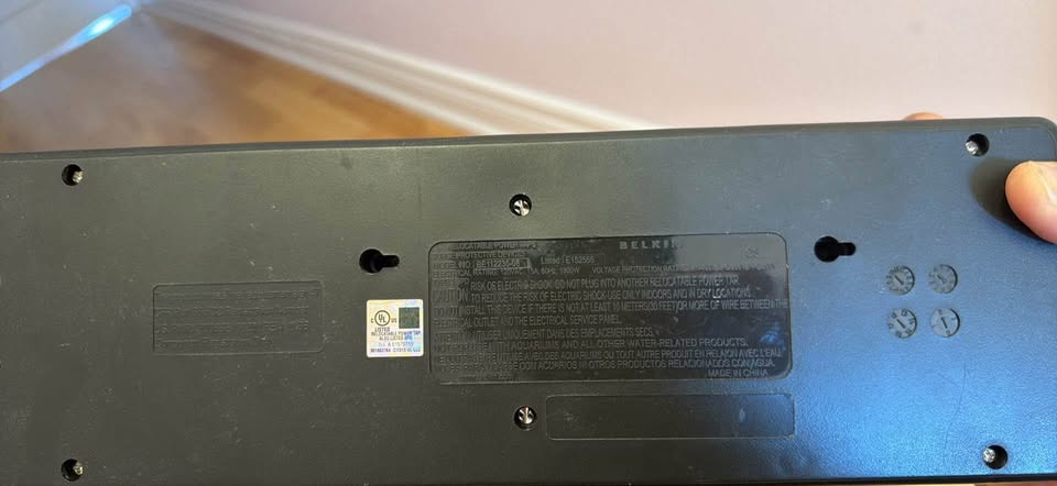 Belkin surge protector - photo 4