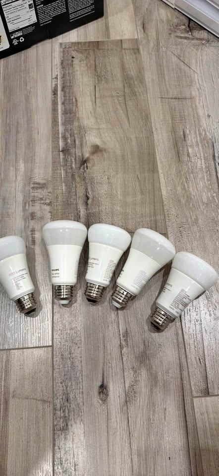Phillips hue white ambiance bulbs (800 lumen) - 4