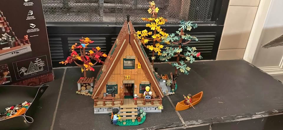 A frame cabin Lego set (built)