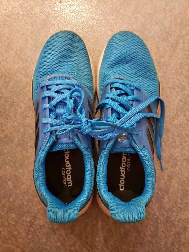 Adidas comfort runners US 10