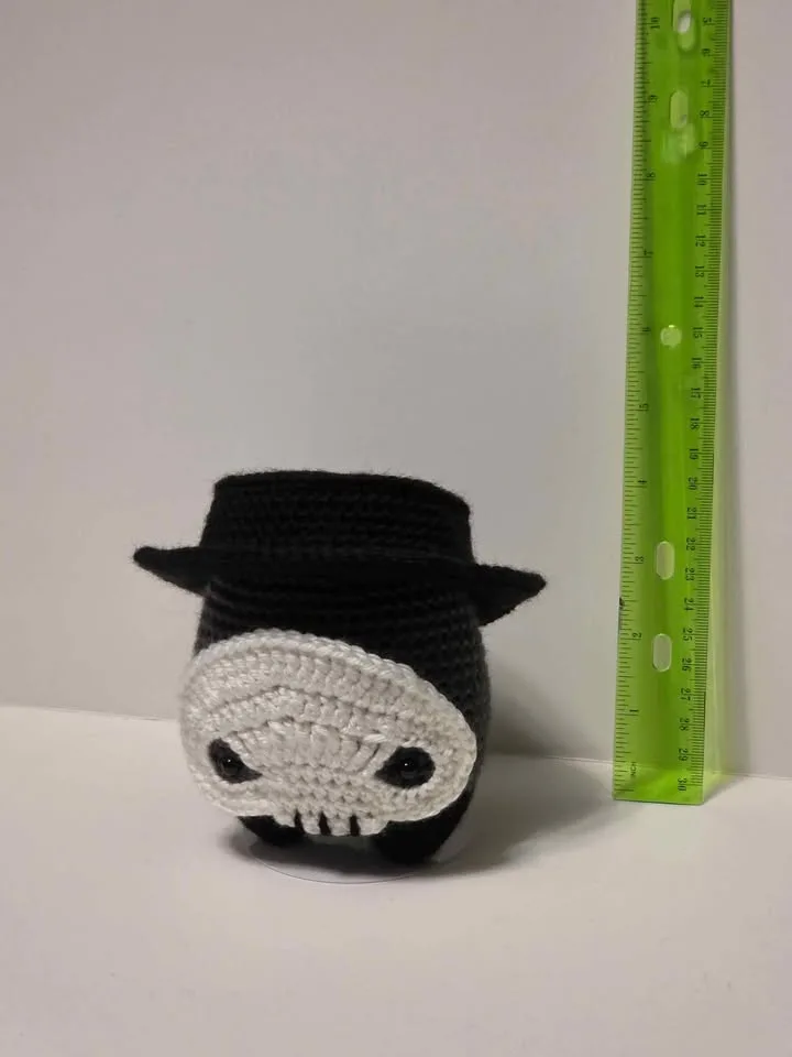 Small Skull Character Amigurumi Crochet image indicator(3)