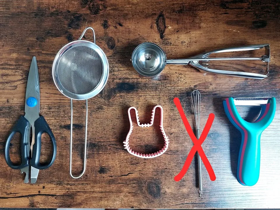 Assorted Kitchen Items thumbnail