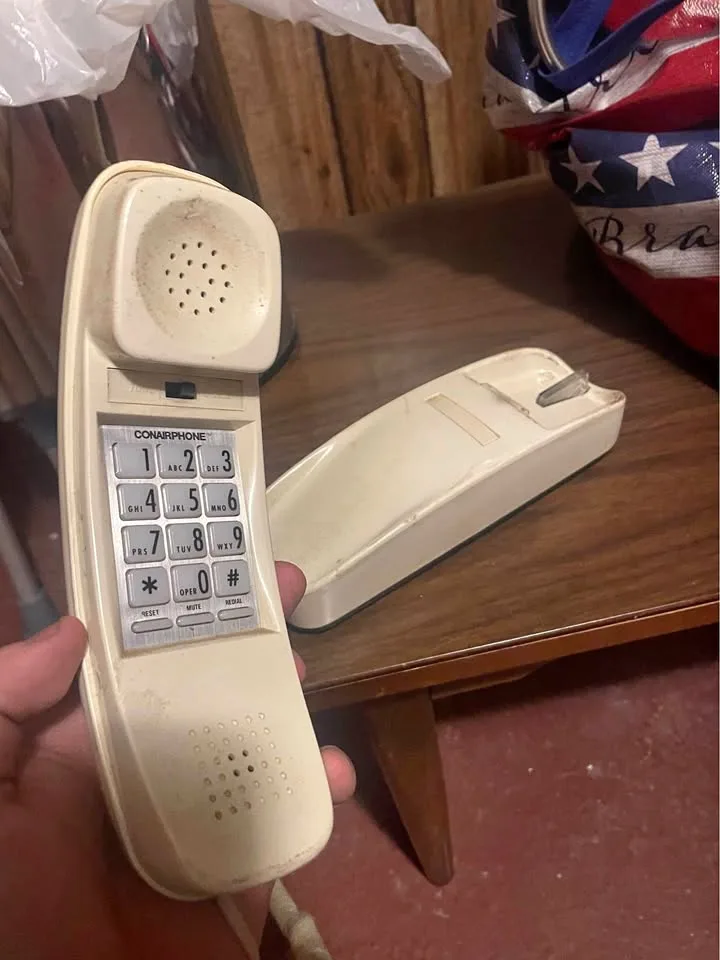 Corded phone thumbnail