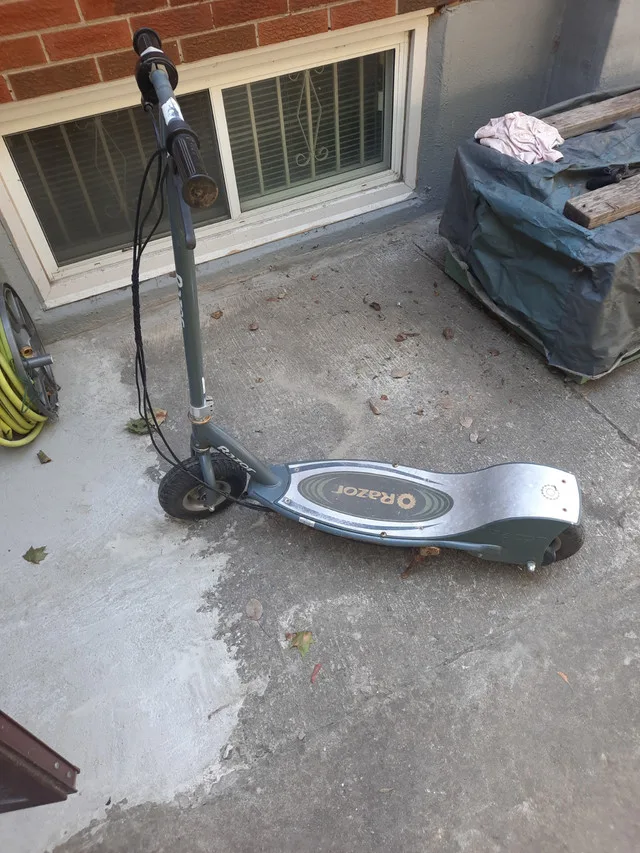 Razor scooter thumbnail