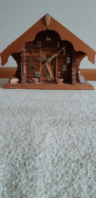 Log cabin clock thumbnail