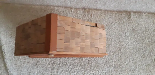 Log cabin clock image indicator(3)