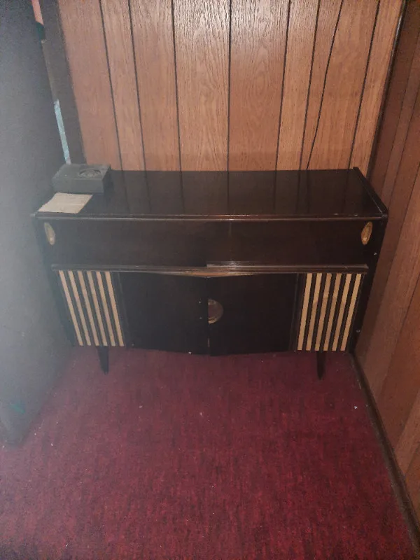 Credenza thumbnail