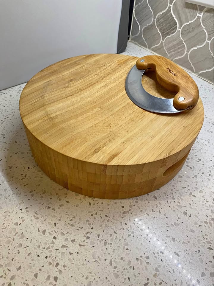 Pinzon Bamboo Cutting Board w/ blade