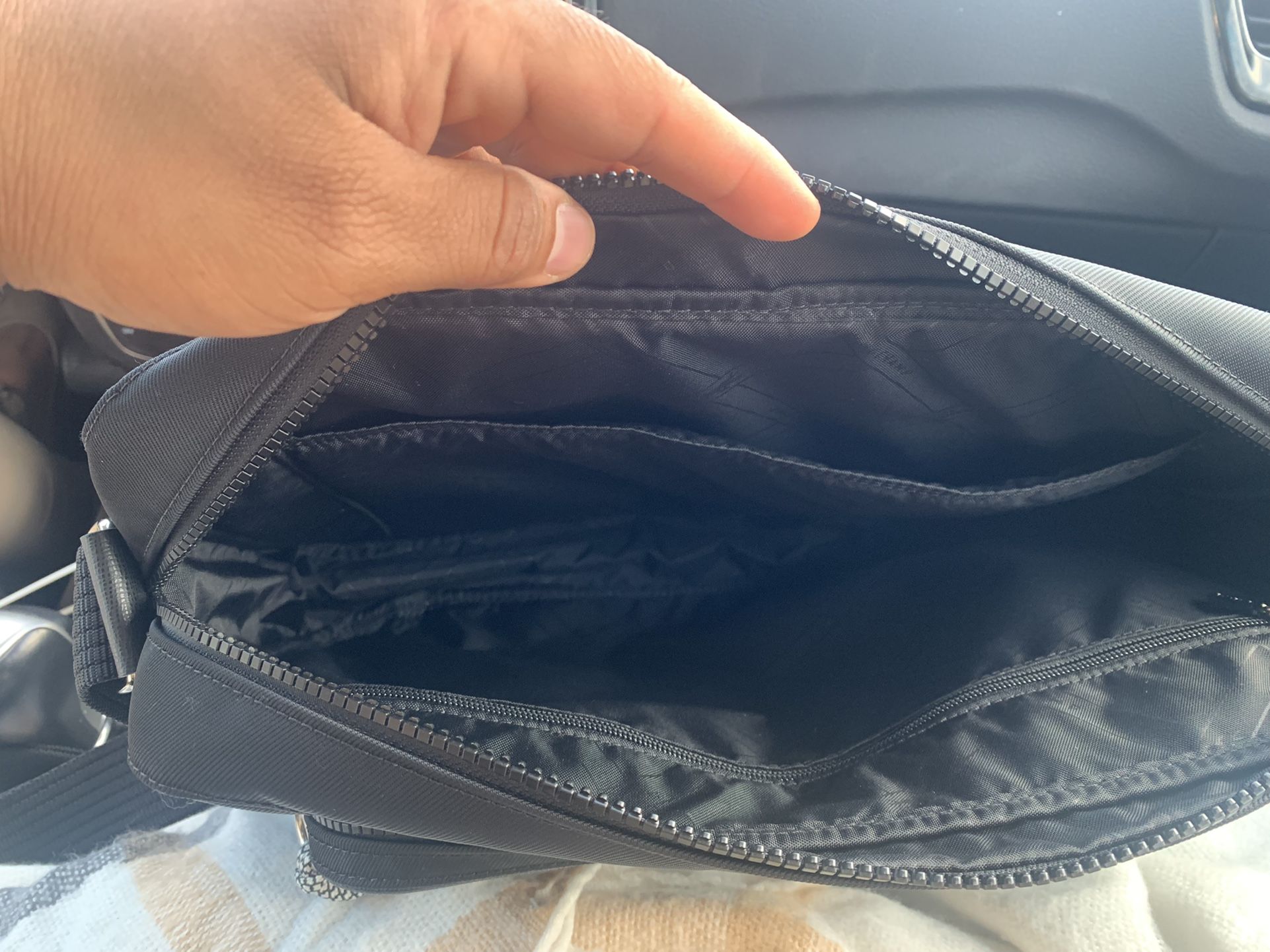 Longchamp Green District Messenger Bag - photo 2